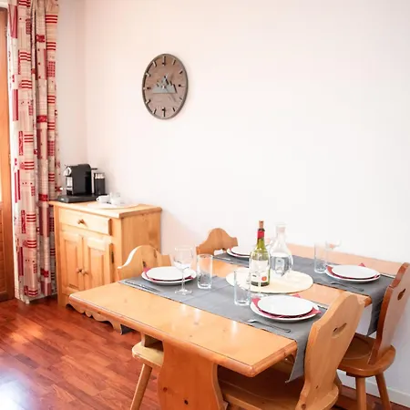 2 Pieces Pour 6 Personnes Avec Balcon Et Acces Piscine A Vignec, Proche Saint-lary-soulan - Fr-1-504-598