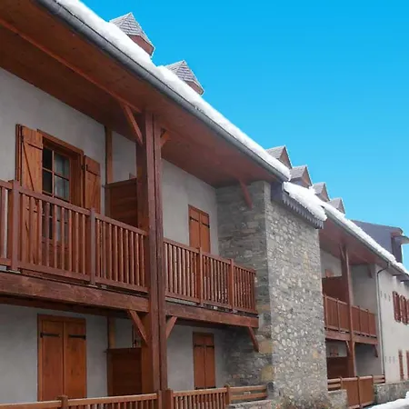2 Pieces Pour 6 Personnes Avec Balcon Et Acces Piscine A Vignec, Proche Saint-lary-soulan - Fr-1-504-598 * Vignec